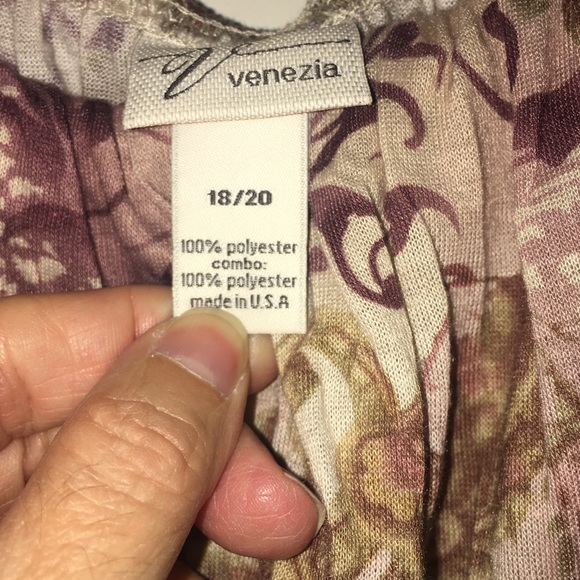 ♦️LBN♦️Plum and Taupe Top - Picture 2 of 4